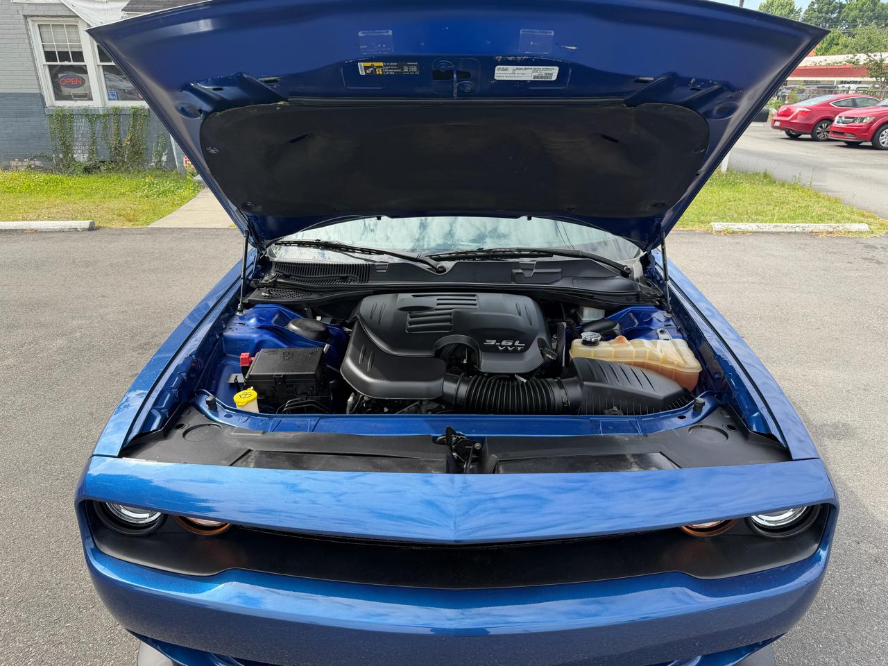 Dodge Challenger SXT RWD 2020