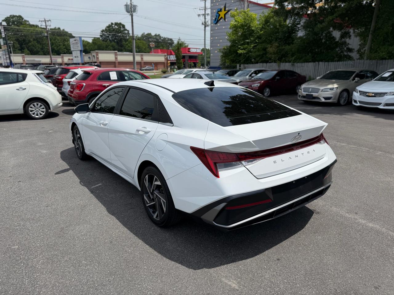 Hyundai Elantra SEL IVT 2024