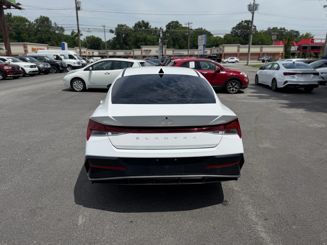 Hyundai Elantra SEL IVT 2024
