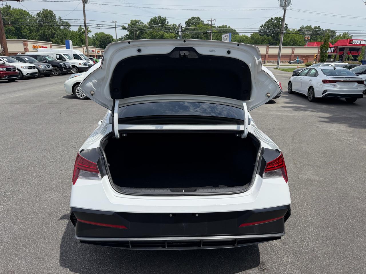 Hyundai Elantra SEL IVT 2024