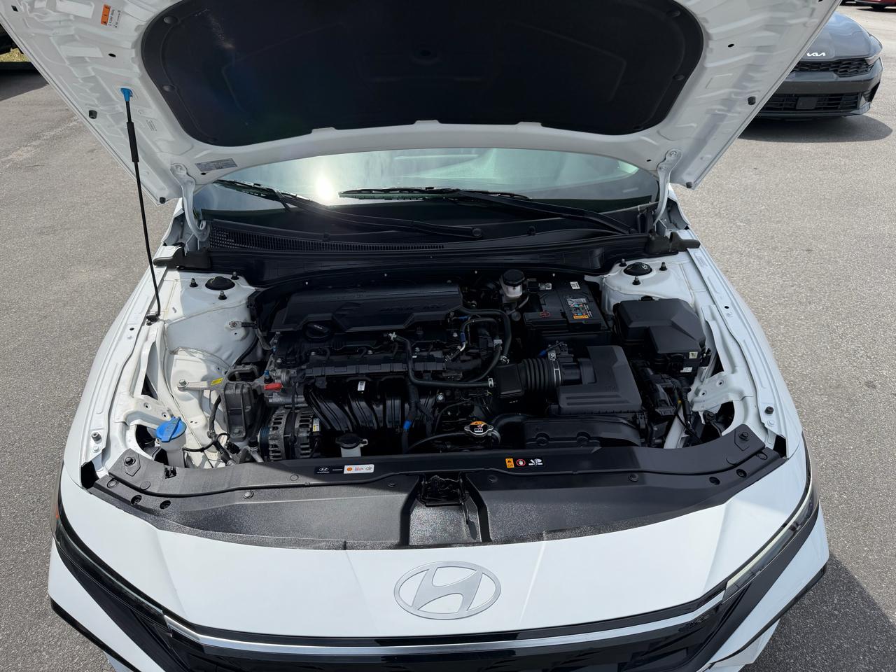 Hyundai Elantra SEL IVT 2024