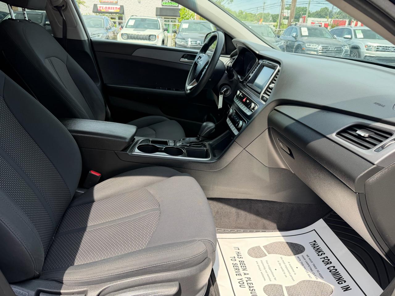 Hyundai Sonata SE 2.4L 2018