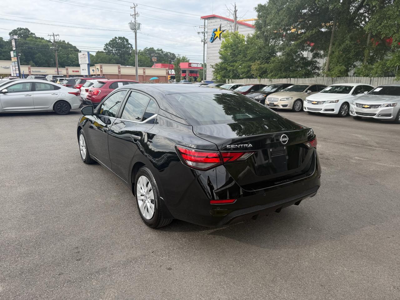 Nissan Sentra S CVT 2025