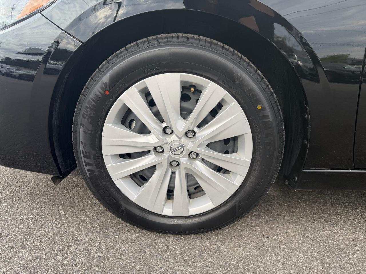 Nissan Sentra S CVT 2025