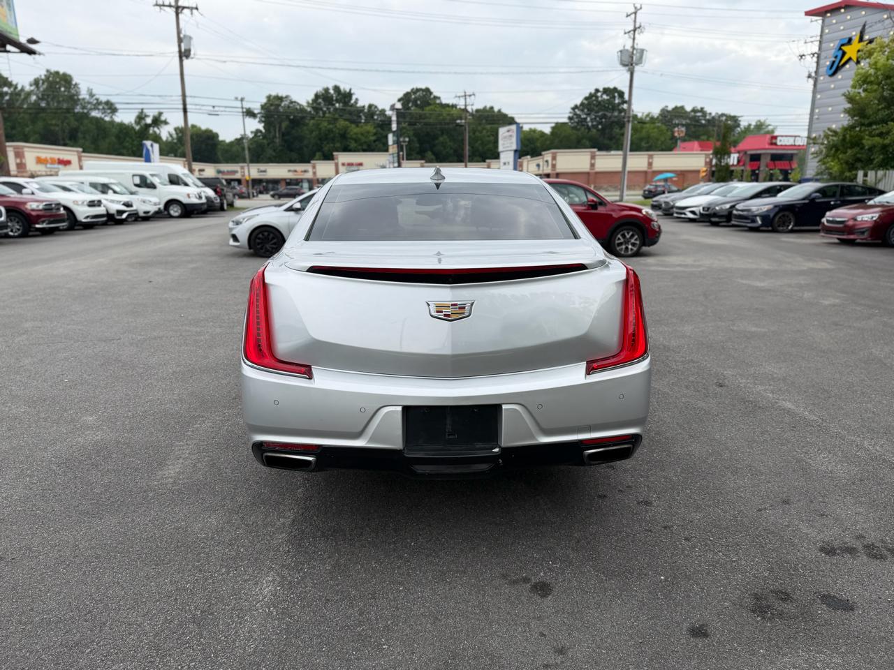 Cadillac XTS 4dr Sdn Luxury FWD 2019
