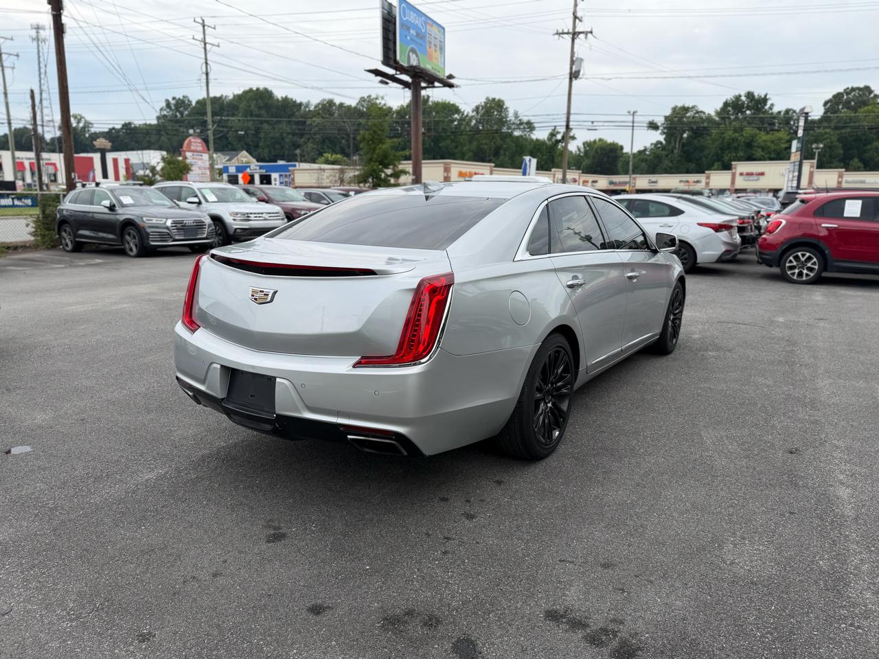 Cadillac XTS 4dr Sdn Luxury FWD 2019