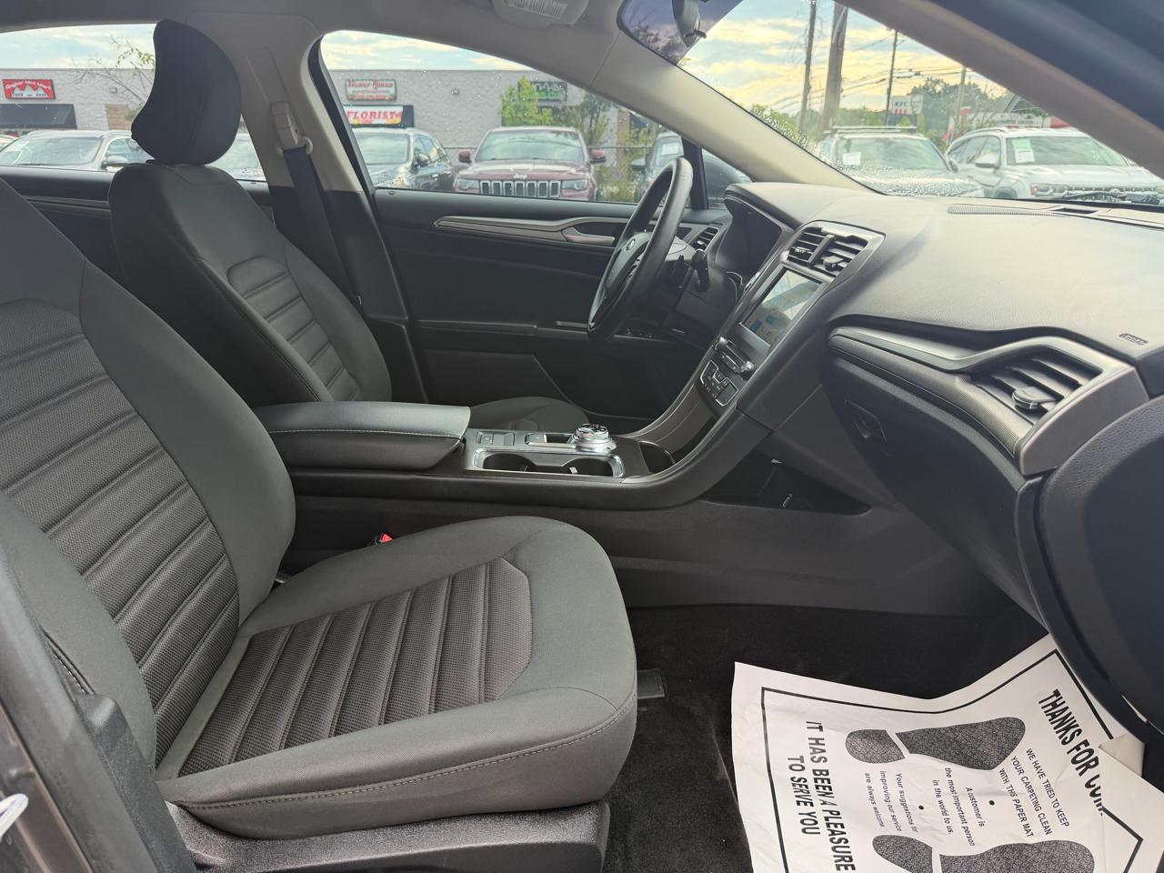 Ford Fusion SE FWD 2018