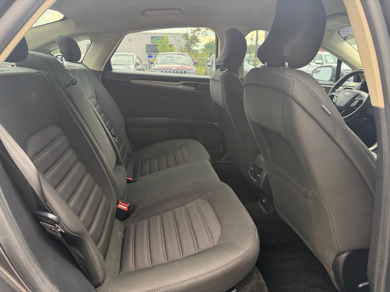 Ford Fusion SE FWD 2018