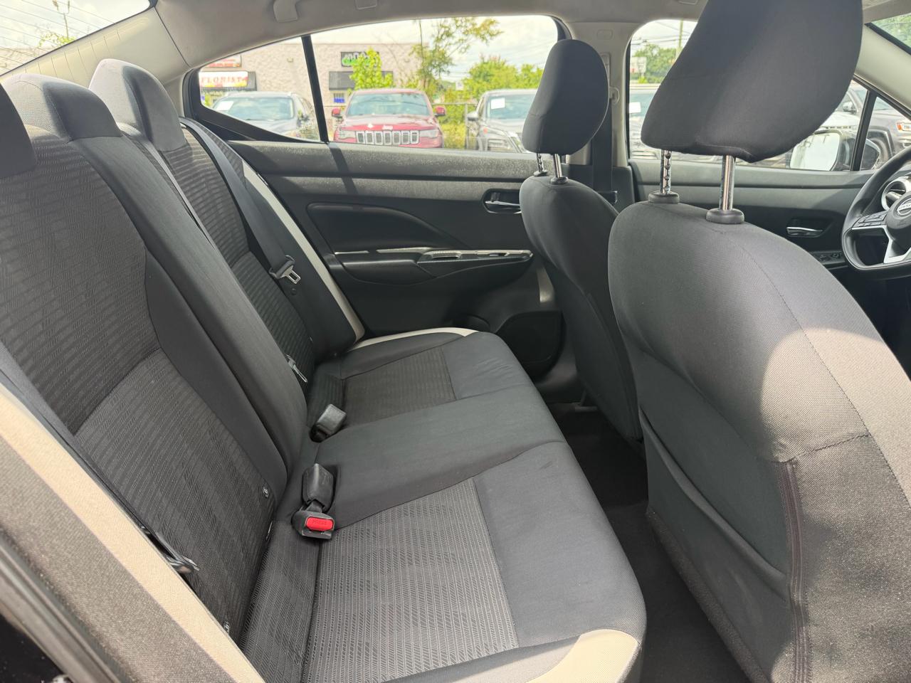 Nissan Versa SV CVT 2020