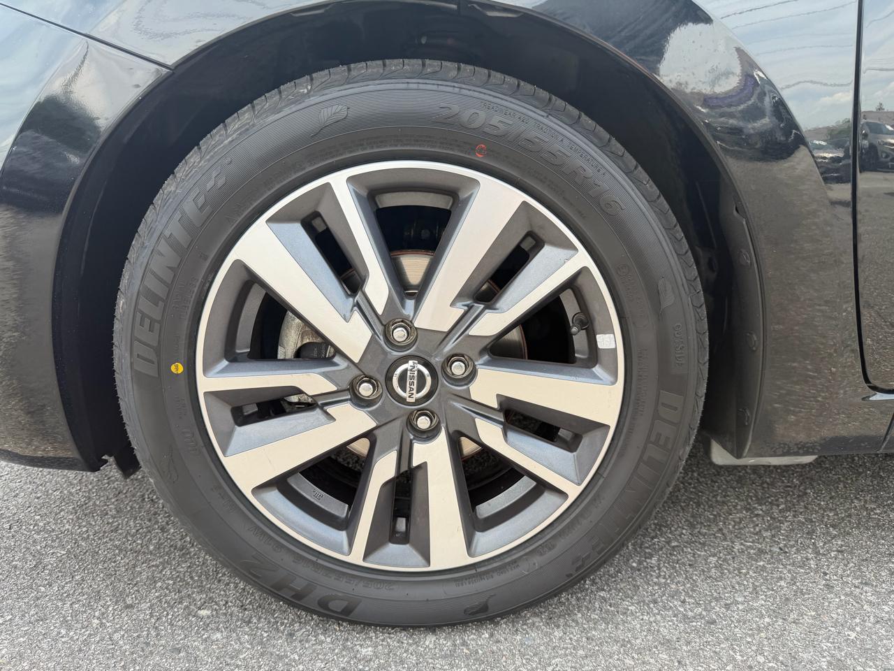 Nissan Versa SV CVT 2020
