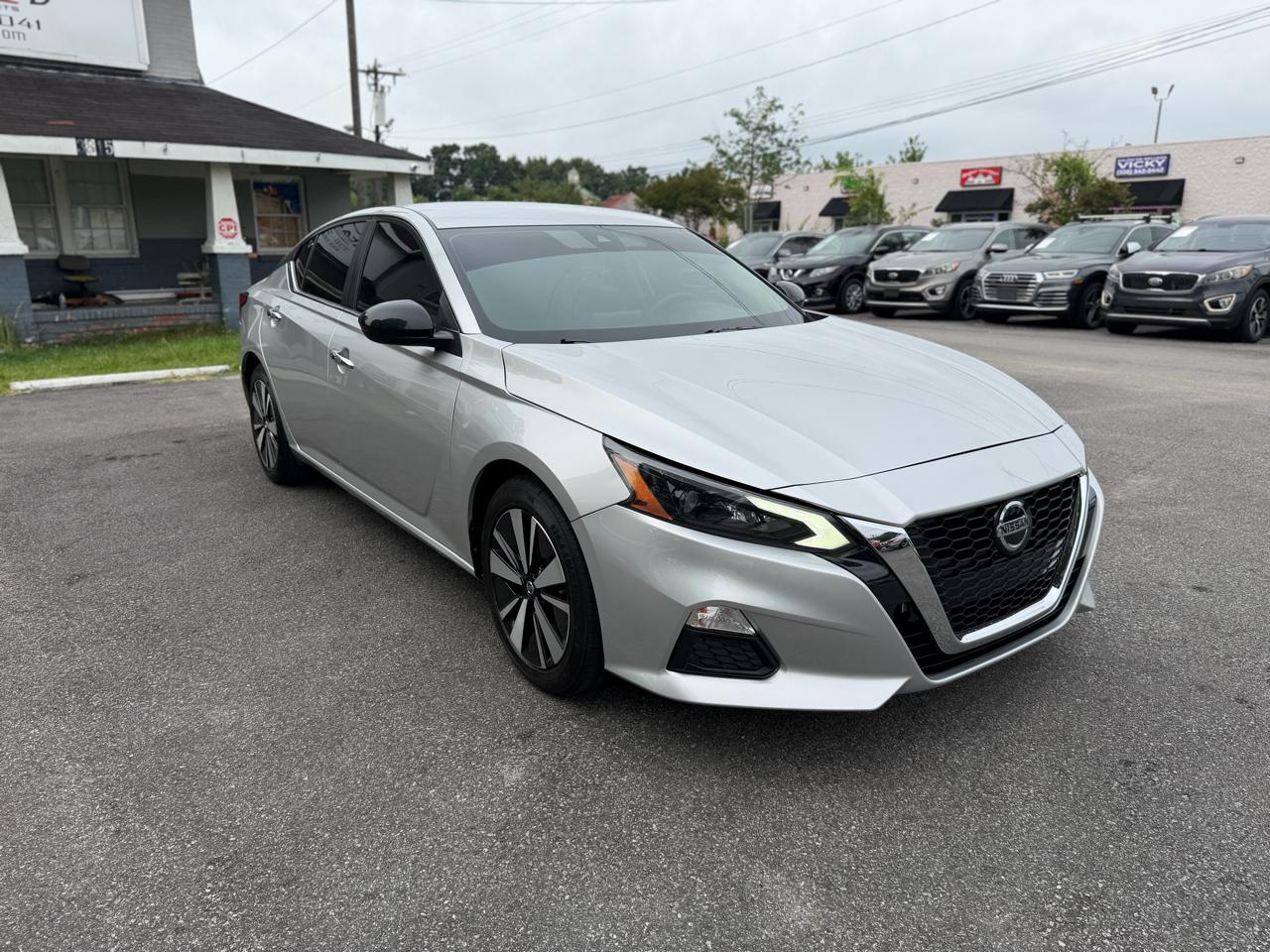 Nissan Altima 2.5 SV Sedan 2022