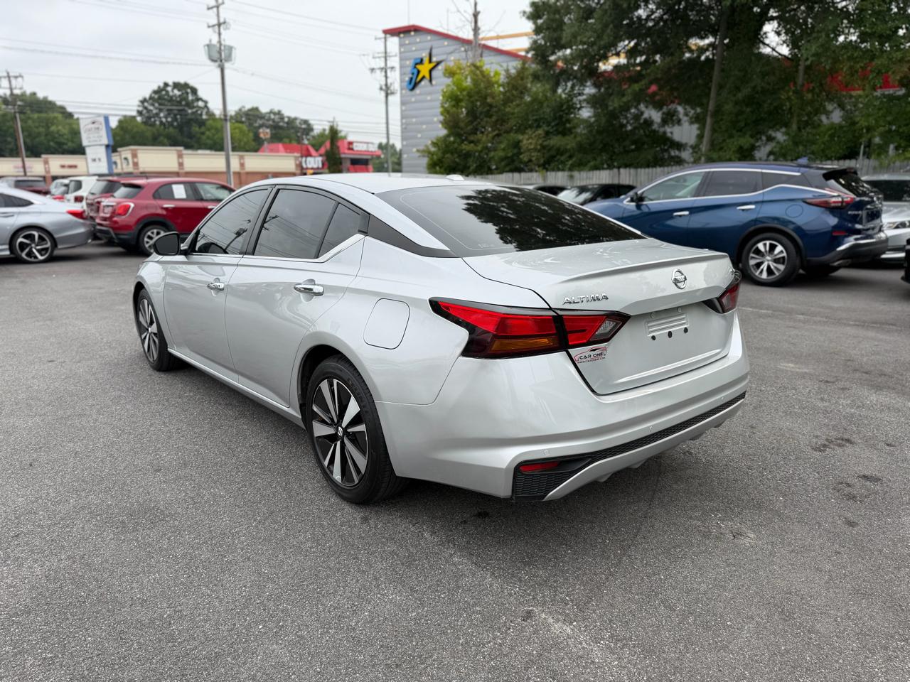 Nissan Altima 2.5 SV Sedan 2022