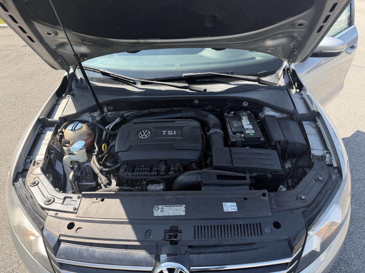 Volkswagen Passat 4dr Sdn 1.8T Auto Wolfsburg Ed 2014