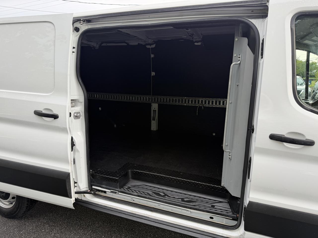 Ford Transit Cargo Van T-250 130" Low Rf 9070 GVWR RWD 2021