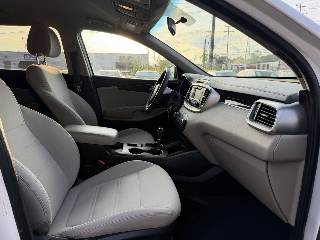 Kia Sorento AWD 4dr 3.3L LX 2016