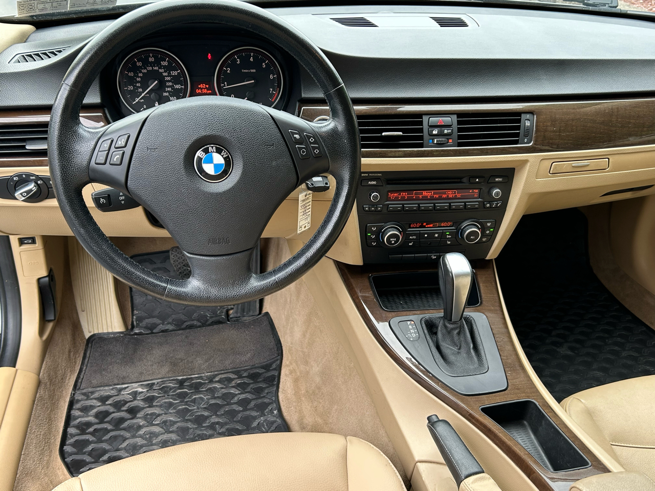 BMW 3 Series 4dr Sdn 328i xDrive AWD 2011