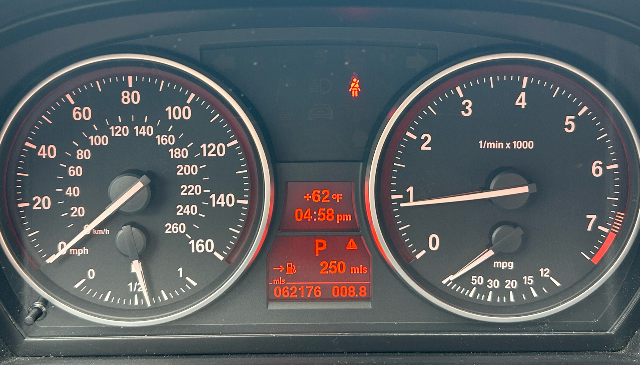 BMW 3 Series 4dr Sdn 328i xDrive AWD 2011