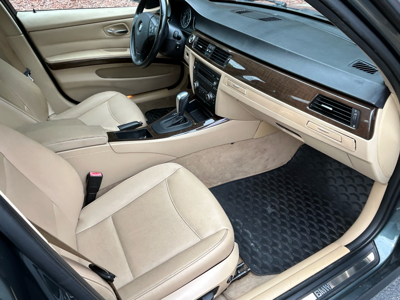 BMW 3 Series 4dr Sdn 328i xDrive AWD 2011