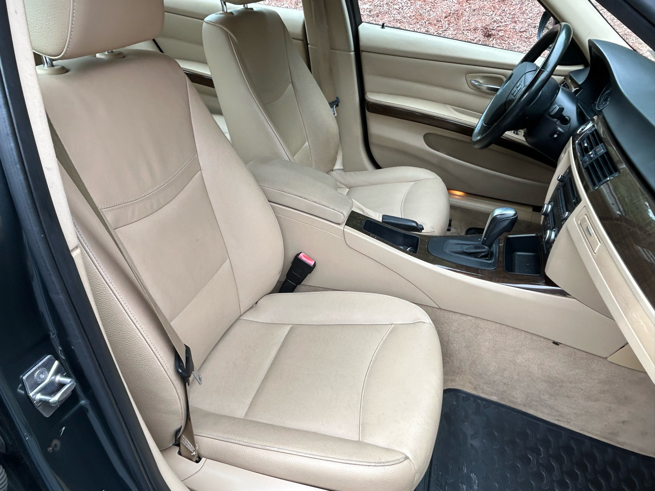 BMW 3 Series 4dr Sdn 328i xDrive AWD 2011