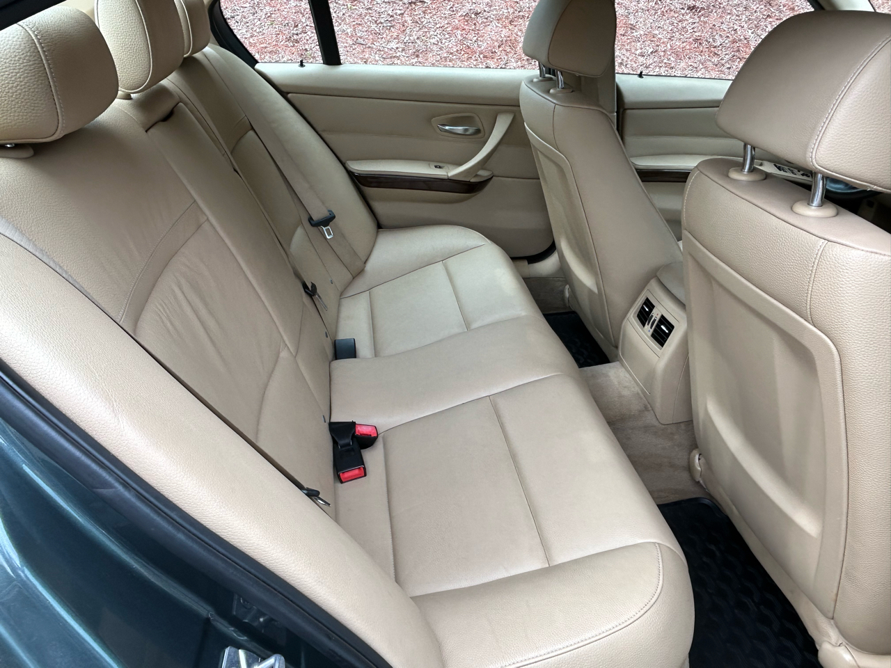 BMW 3 Series 4dr Sdn 328i xDrive AWD 2011