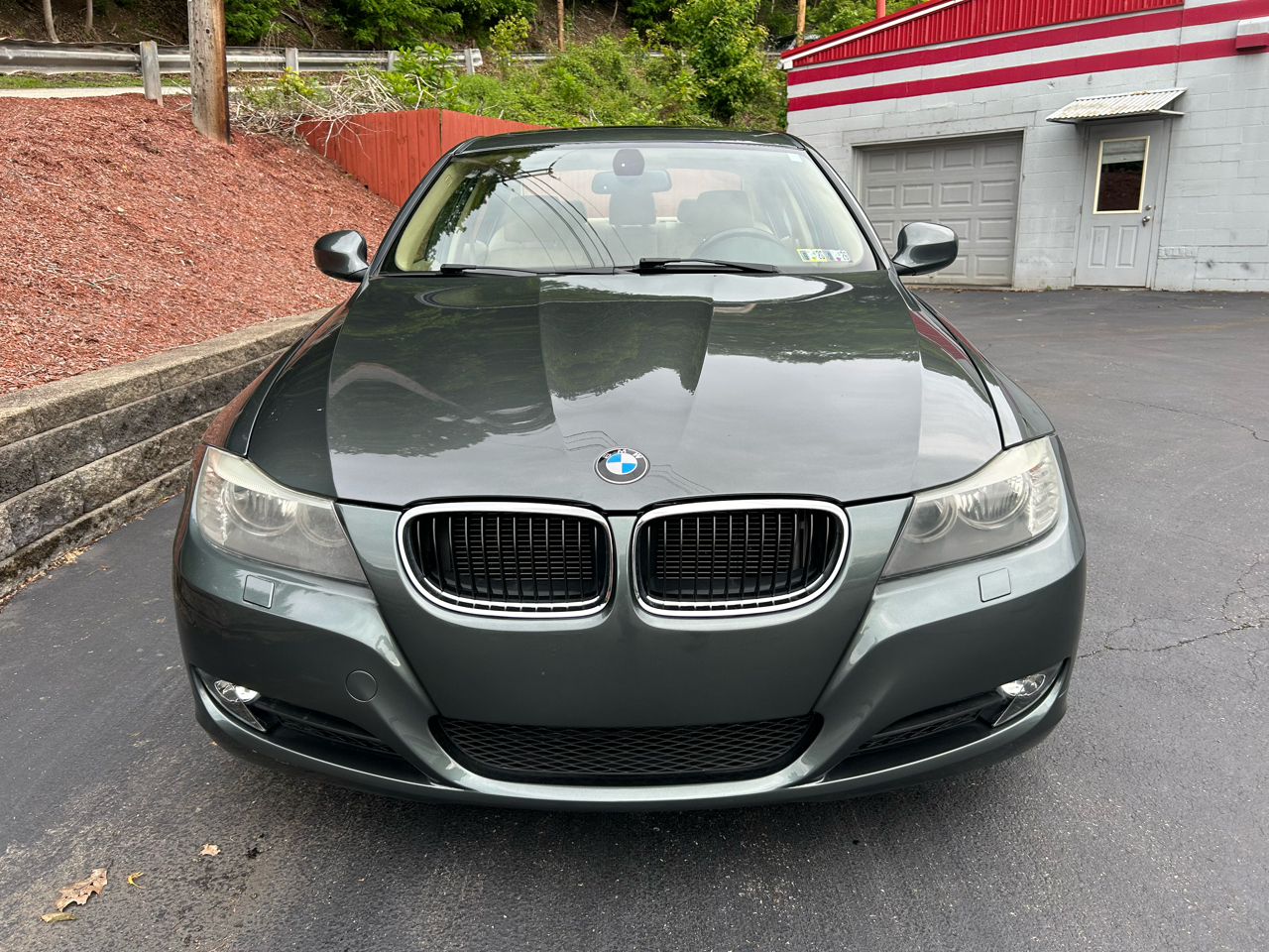 BMW 3 Series 4dr Sdn 328i xDrive AWD 2011