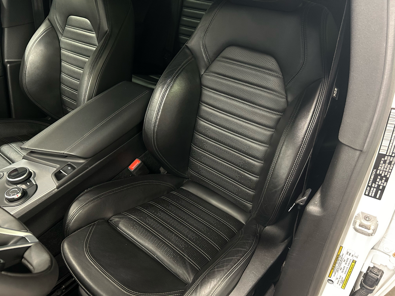2018 Alfa Romeo Stelvio Ti Sport photo 10