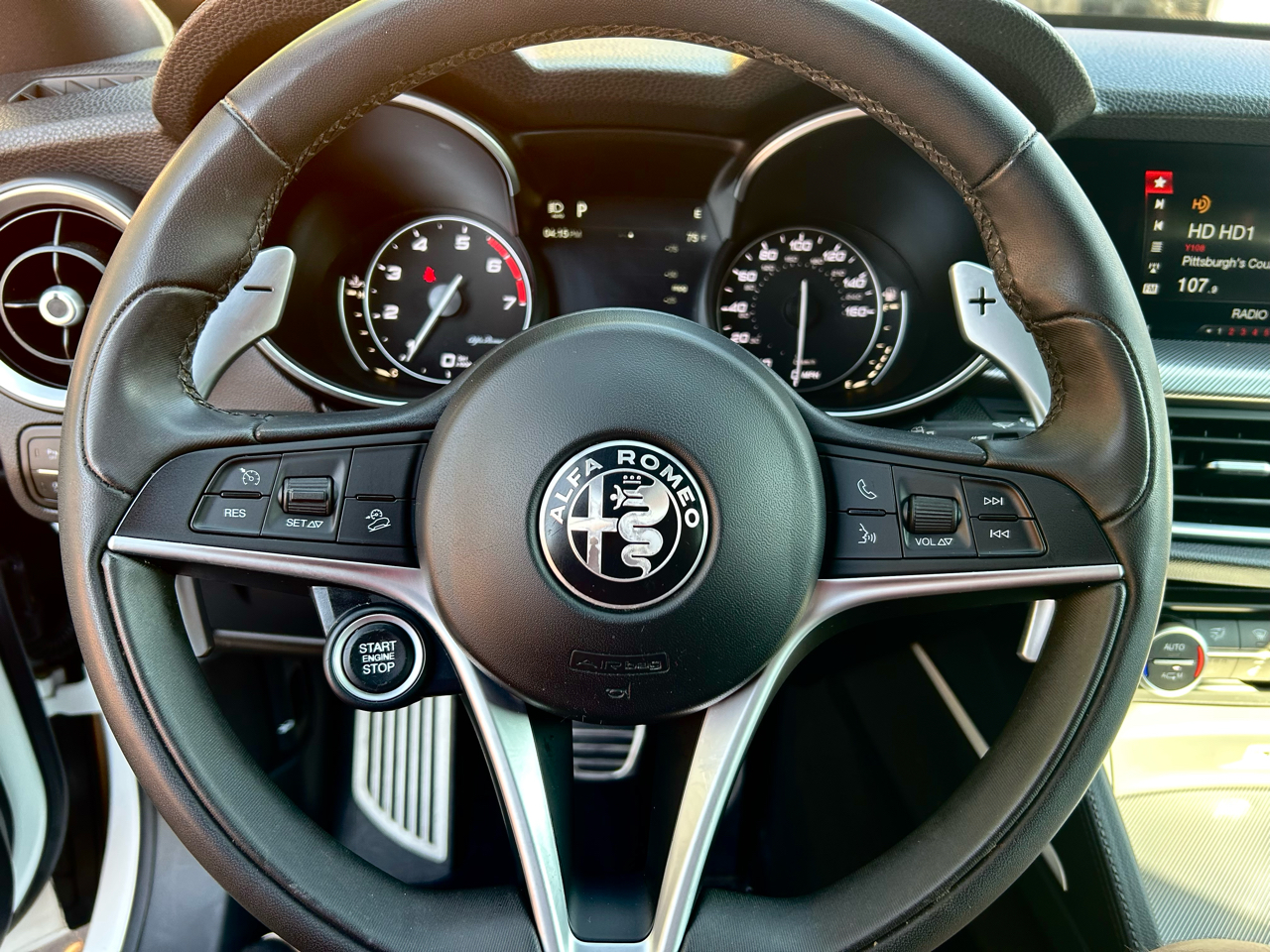 2018 Alfa Romeo Stelvio Ti Sport photo 11