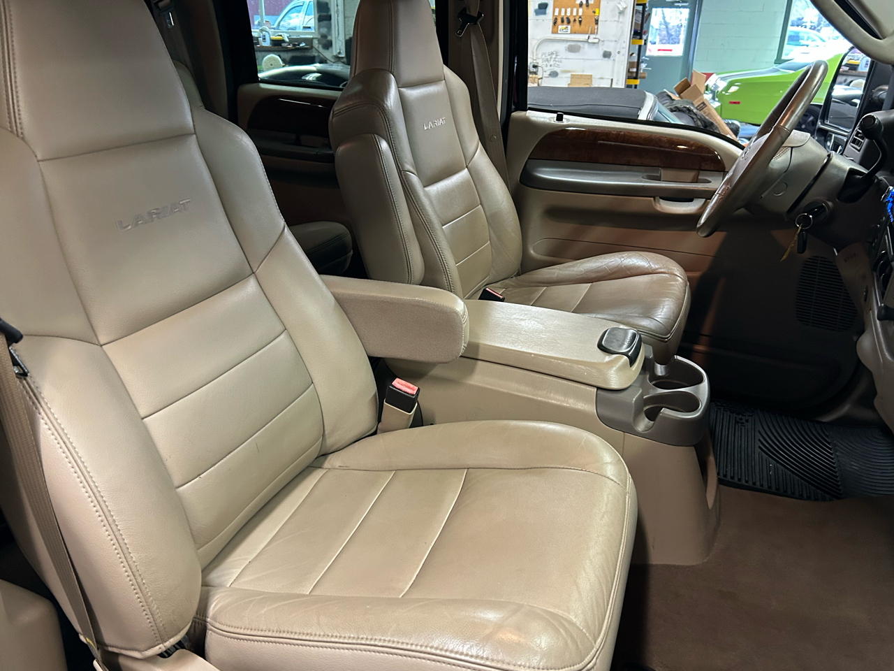 Ford Super Duty F-350 SRW Crew Cab 156" Lariat 4WD 2004