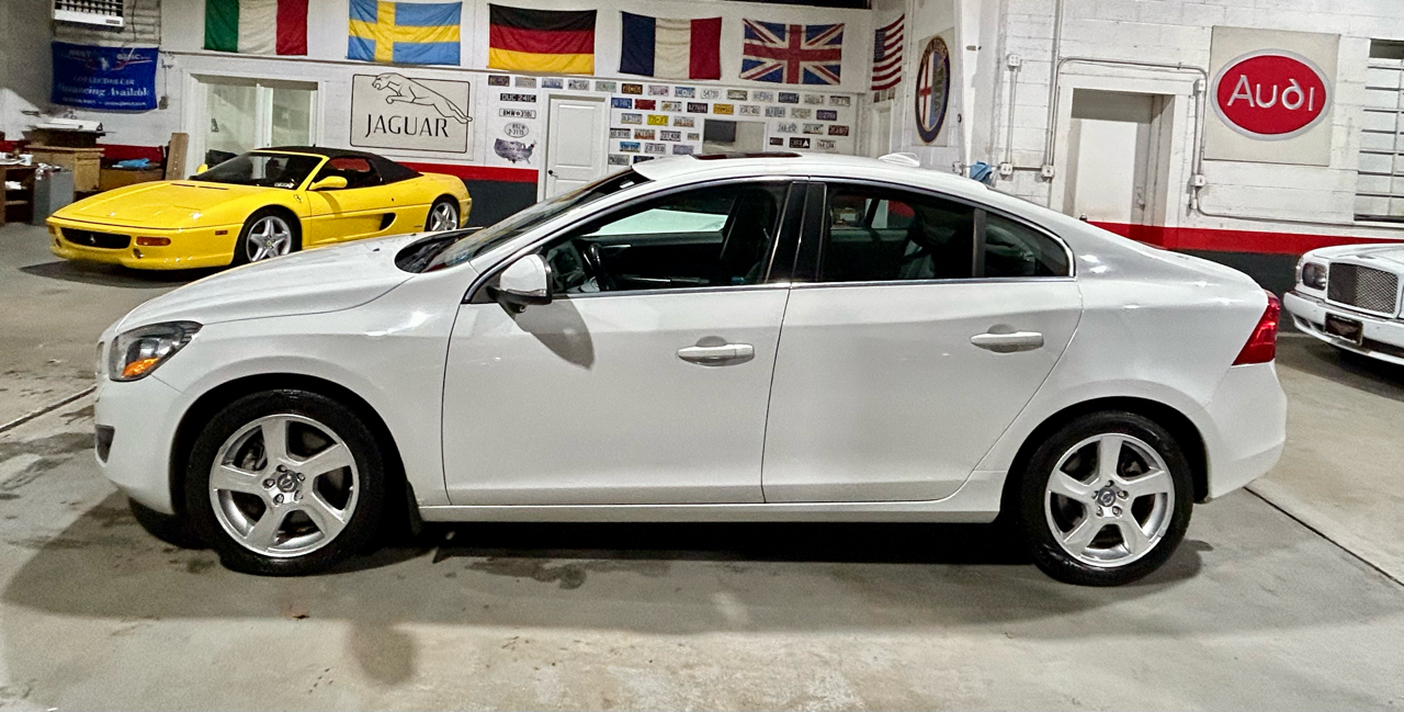 Volvo S60 FWD 4dr Sdn T5 2012