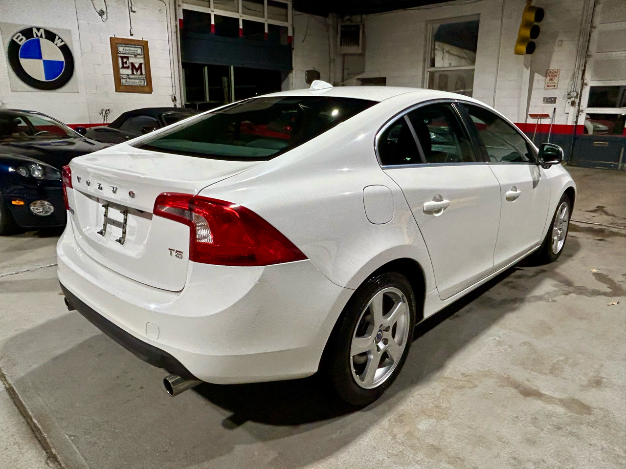 Volvo S60 FWD 4dr Sdn T5 2012