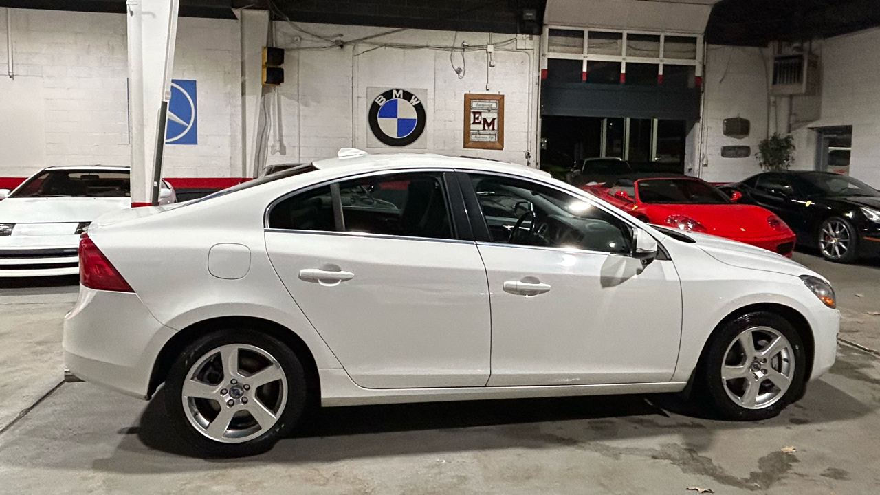 Volvo S60 FWD 4dr Sdn T5 2012