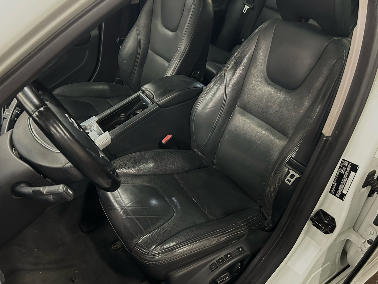 Volvo S60 FWD 4dr Sdn T5 2012