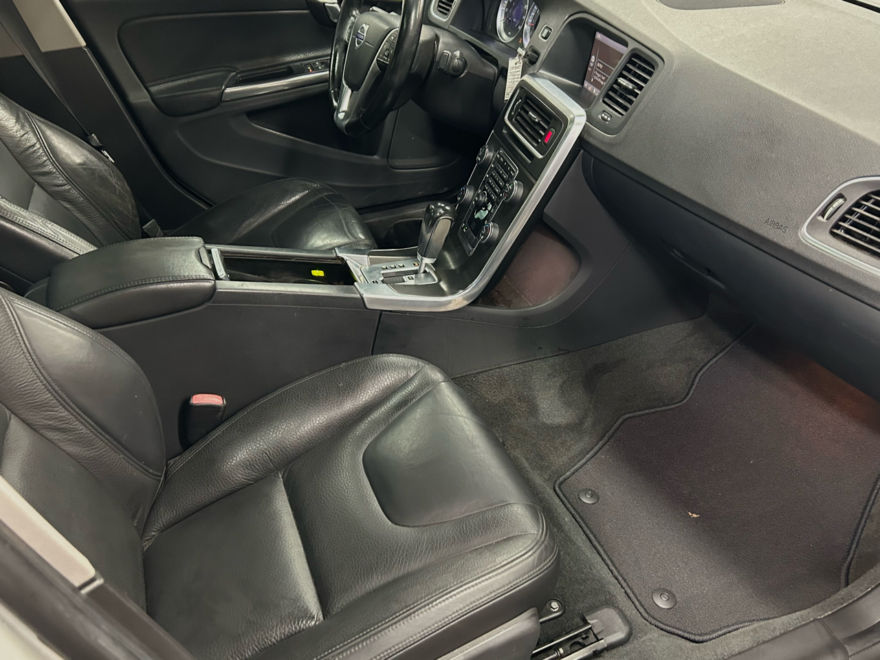 Volvo S60 FWD 4dr Sdn T5 2012