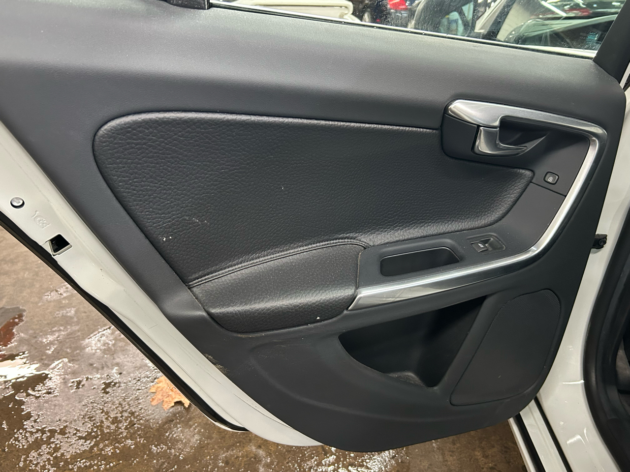 Volvo S60 FWD 4dr Sdn T5 2012