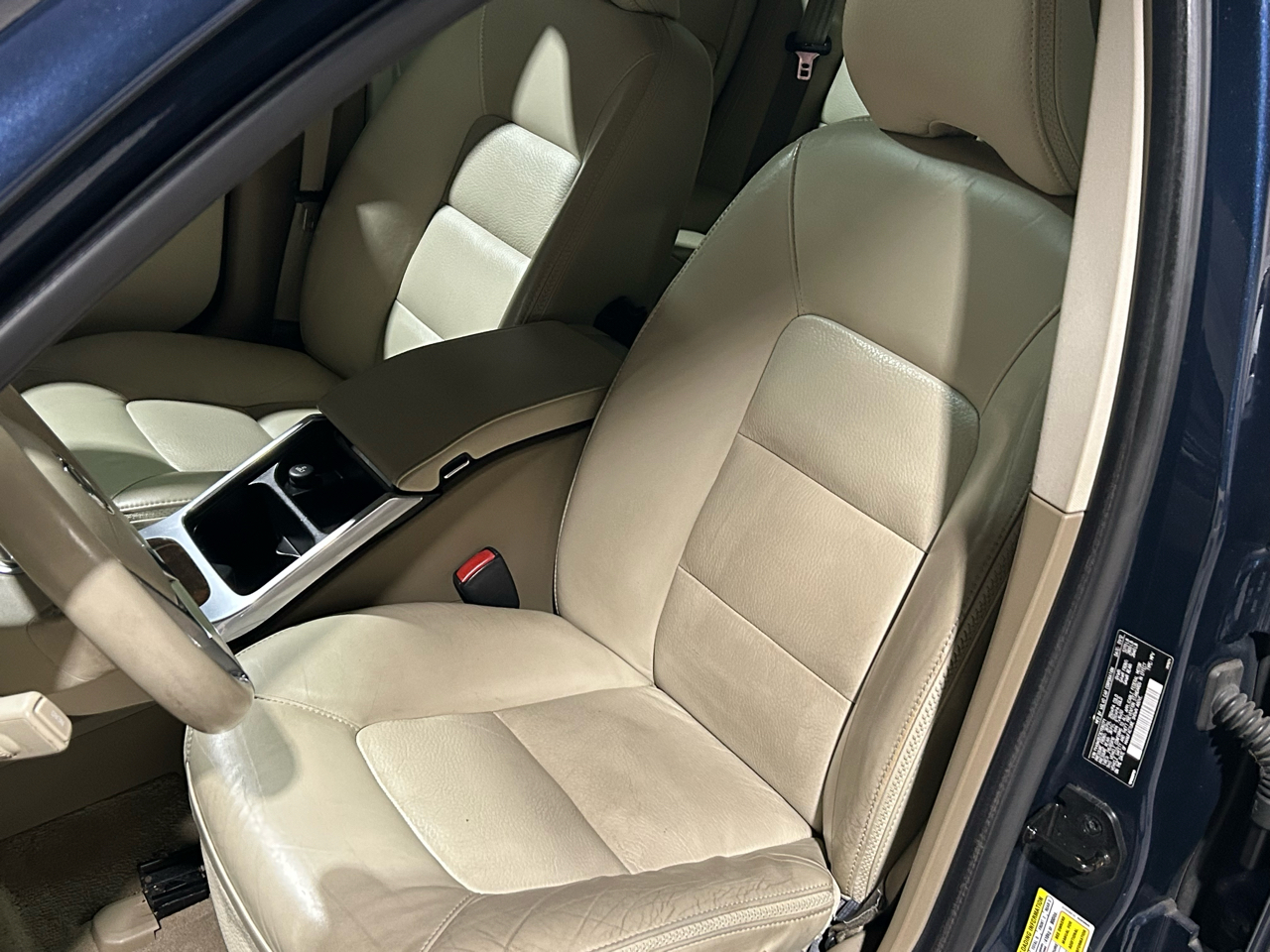 Volvo XC70 4dr Wgn 3.2L PZEV 2012