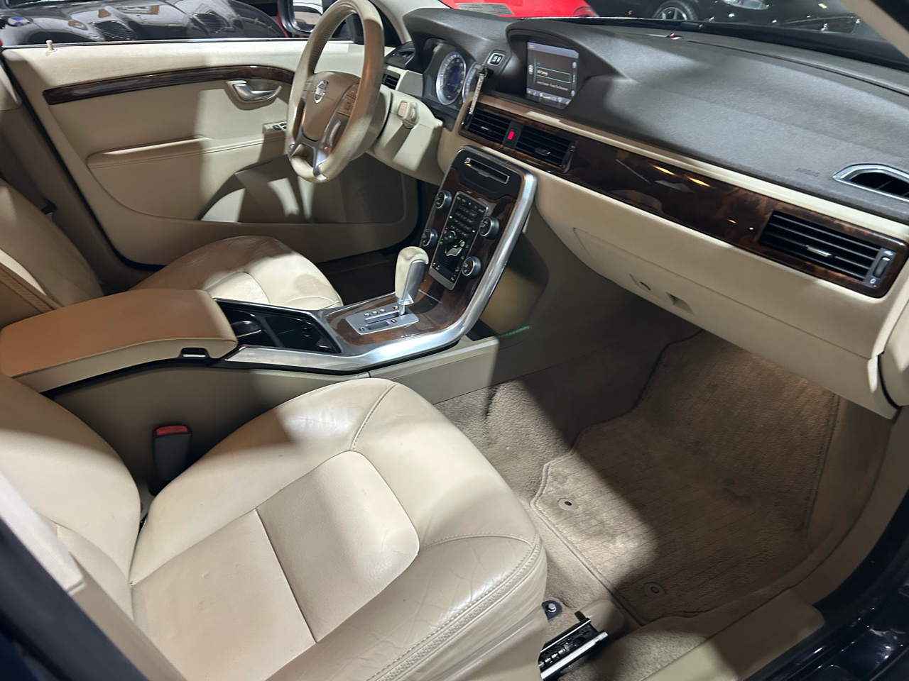 Volvo XC70 4dr Wgn 3.2L PZEV 2012