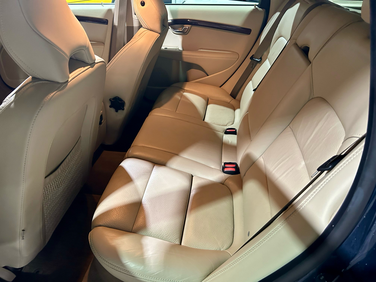 Volvo XC70 4dr Wgn 3.2L PZEV 2012