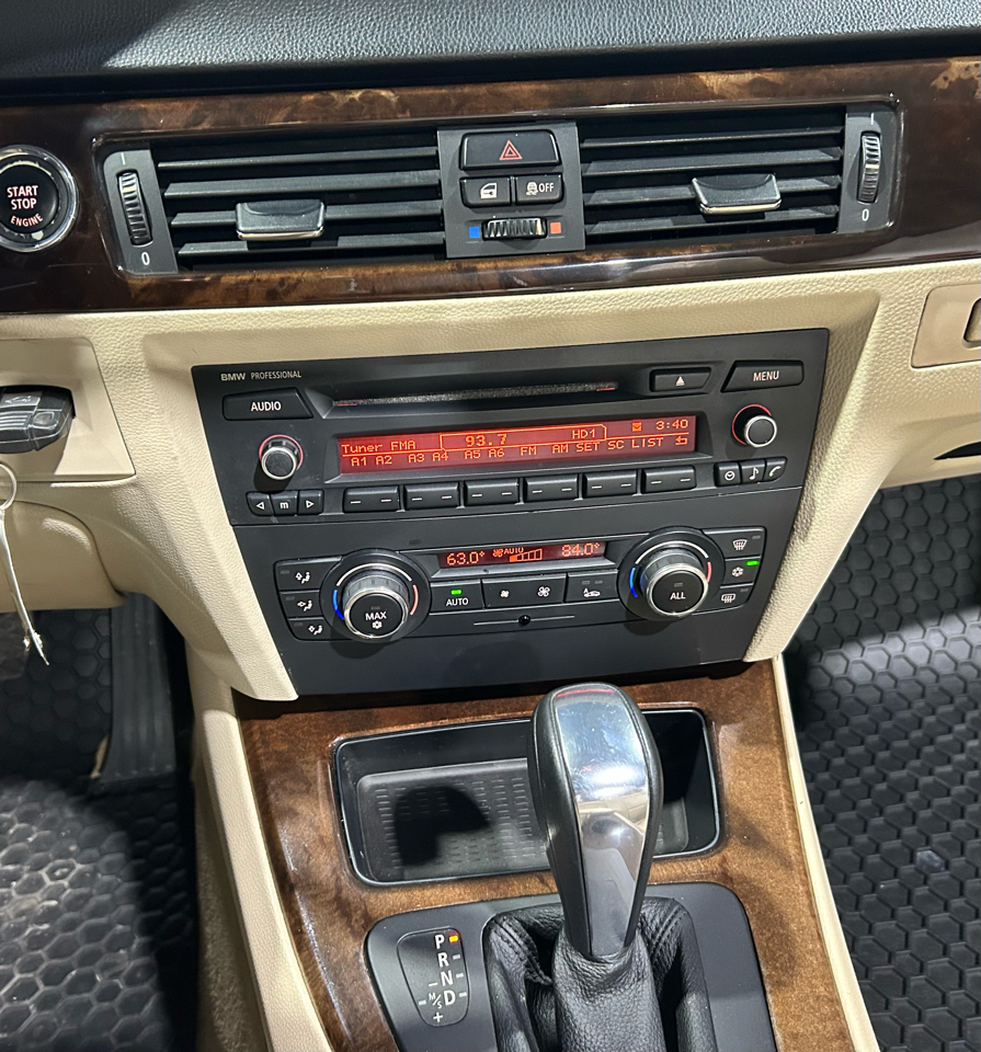 BMW 3 Series 2dr Conv 328i SULEV 2011