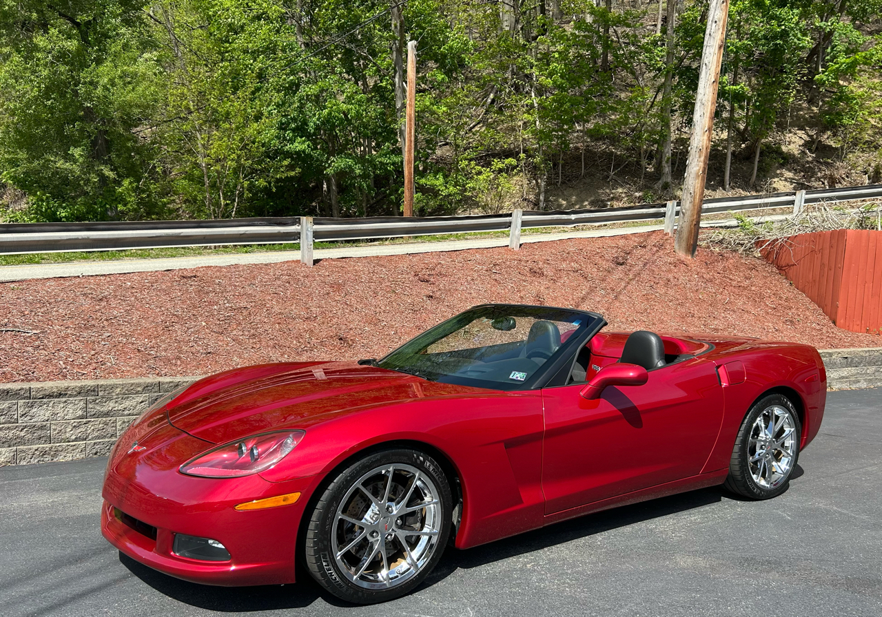 Chevrolet Corvette 2dr Convertible 2005