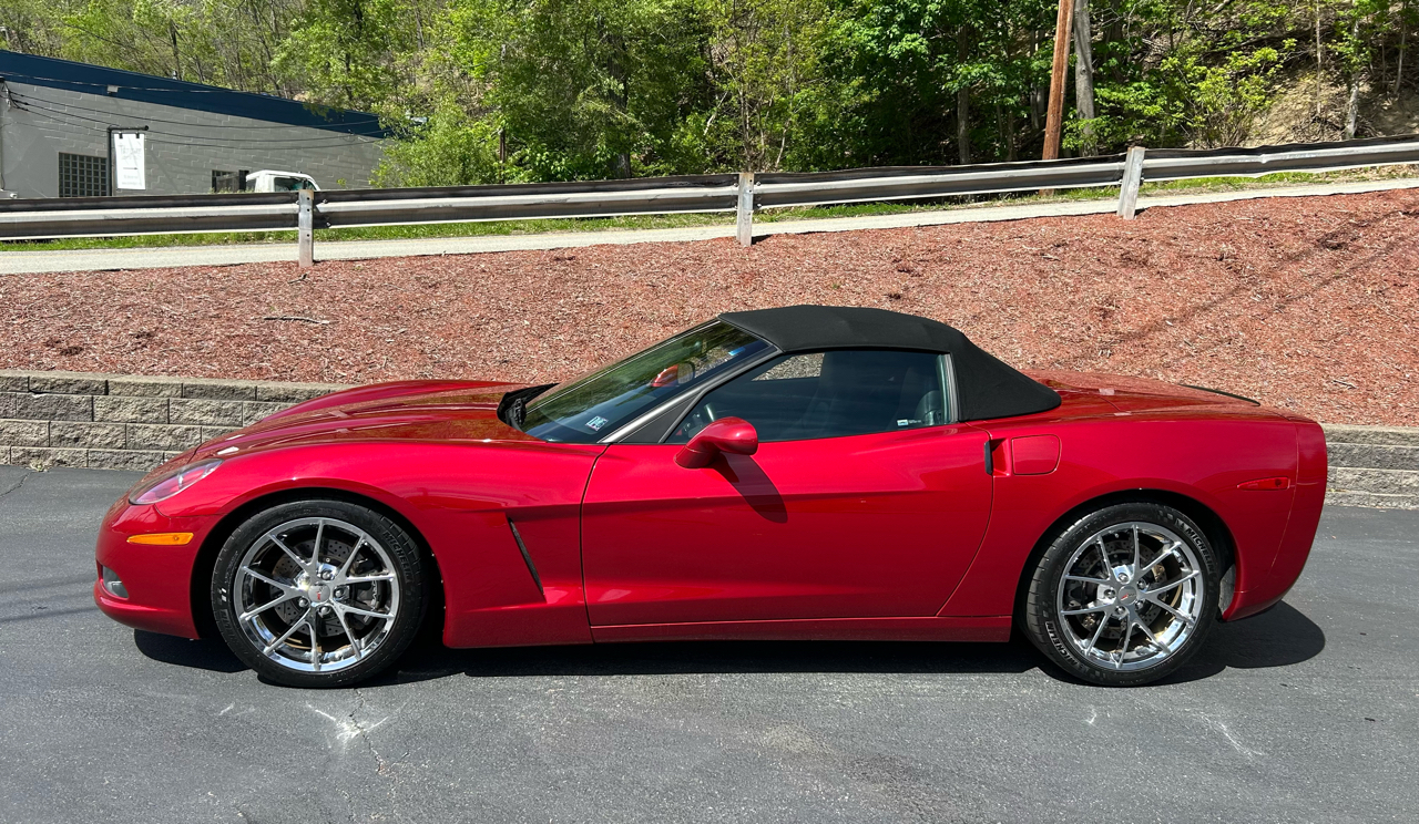 Chevrolet Corvette 2dr Convertible 2005