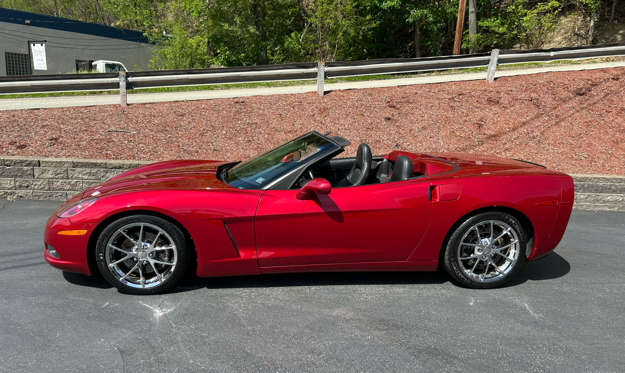 Chevrolet Corvette 2dr Convertible 2005