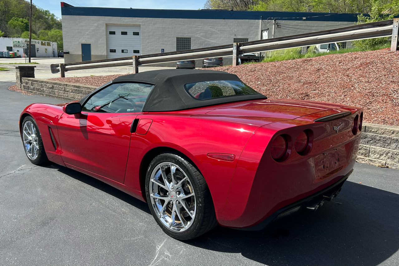 Chevrolet Corvette 2dr Convertible 2005