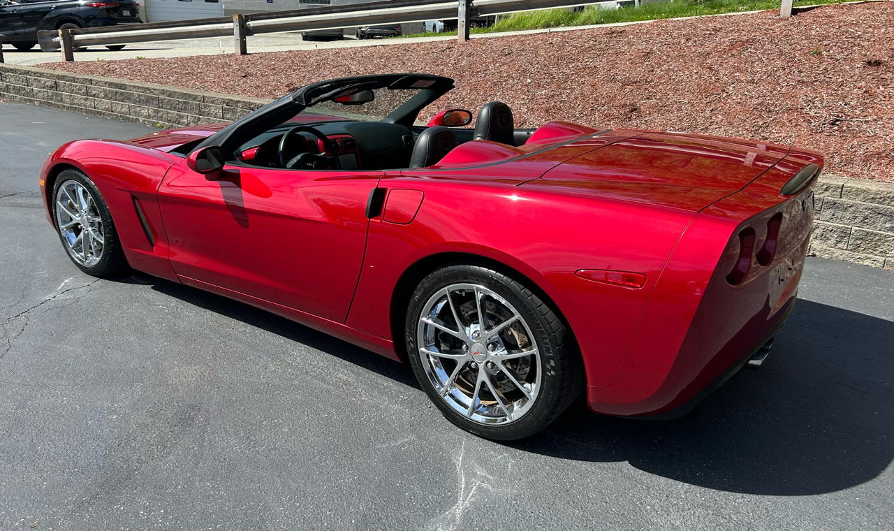 Chevrolet Corvette 2dr Convertible 2005