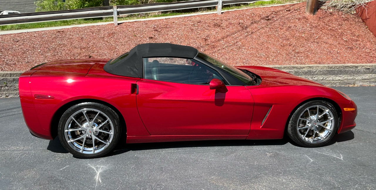 Chevrolet Corvette 2dr Convertible 2005