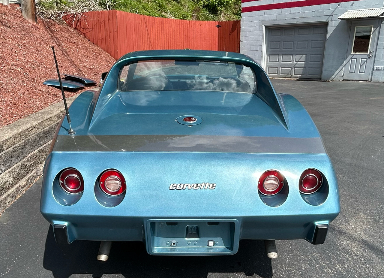 Chevrolet Corvette  1977