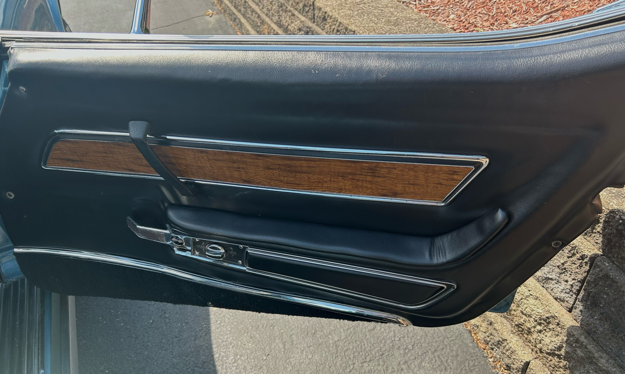 Chevrolet Corvette  1977