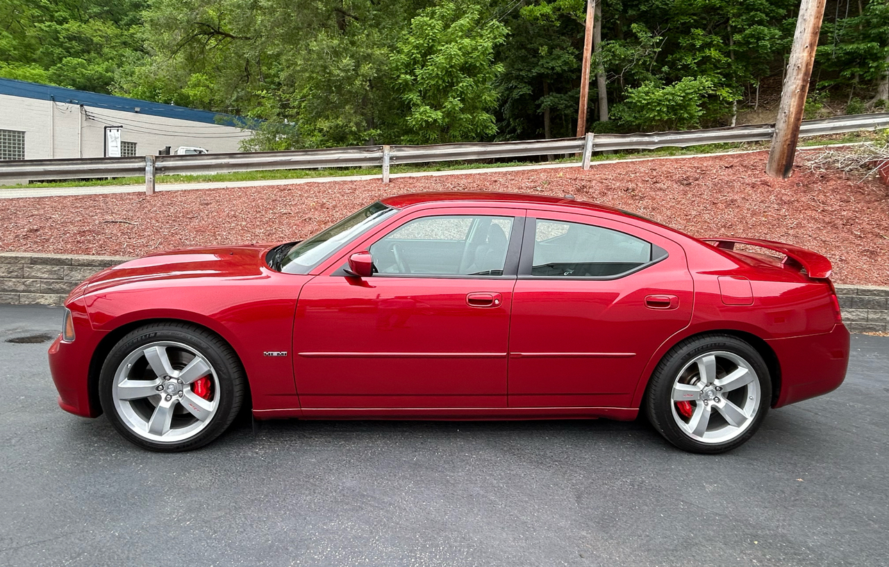 Dodge Charger 4dr Sdn SRT8 RWD 2006