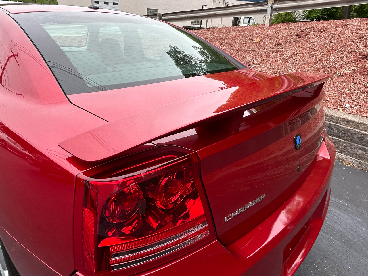 Dodge Charger 4dr Sdn SRT8 RWD 2006