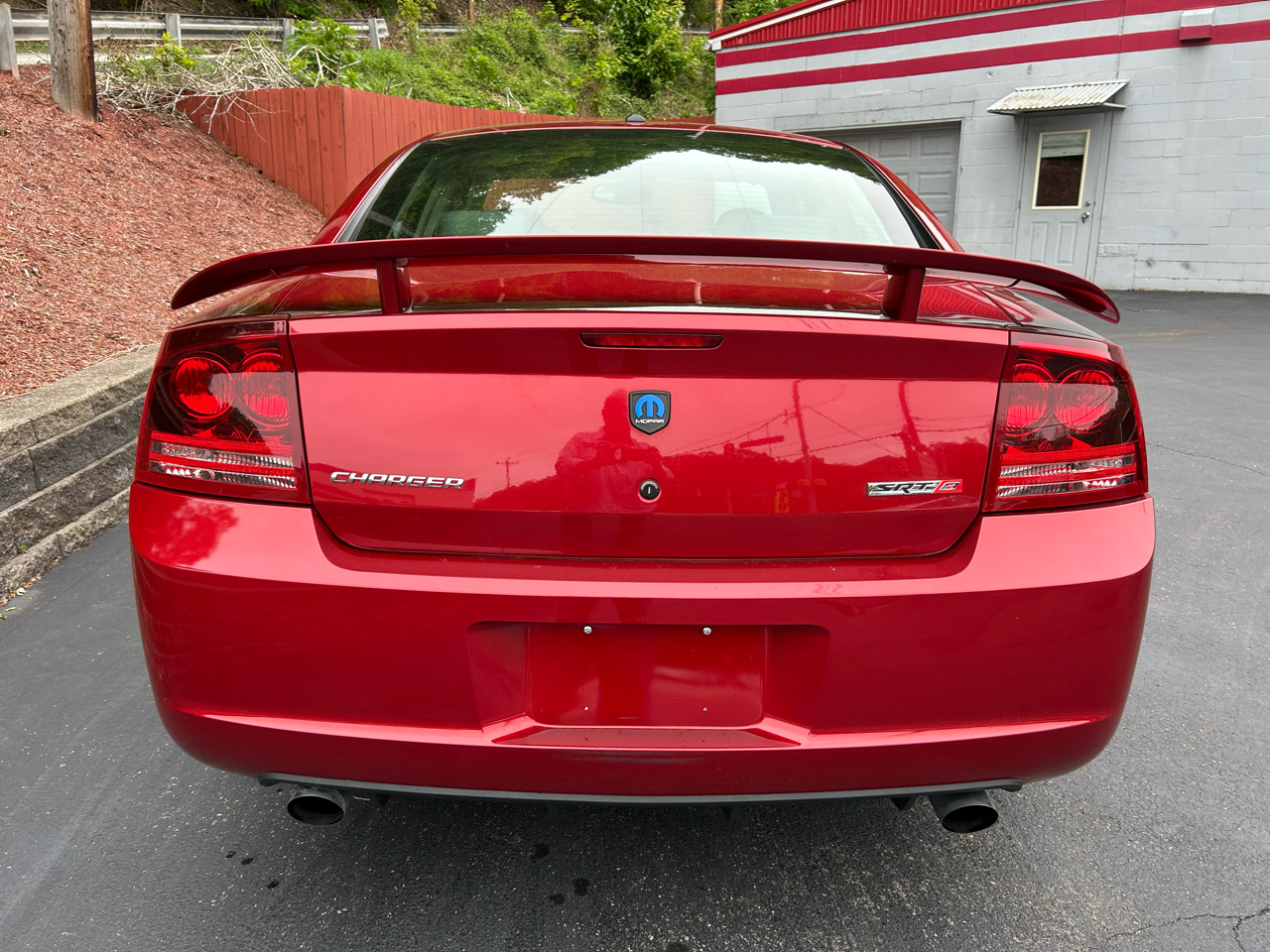 Dodge Charger 4dr Sdn SRT8 RWD 2006