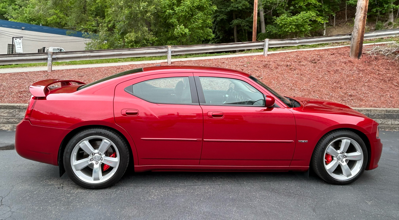Dodge Charger 4dr Sdn SRT8 RWD 2006